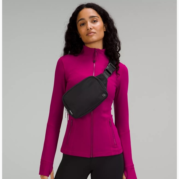 NEW ❤️ Lululemon Large Everywhere Belt Bag - Black (2L) - Picture 5 of 13